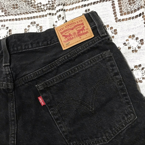 Levi’s 501 button fly denim jean cutoff shorts 30 - Picture 2 of 11